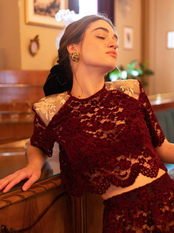 Madam Shoushou cecilia τοπ σε μπορντώ χρώμα