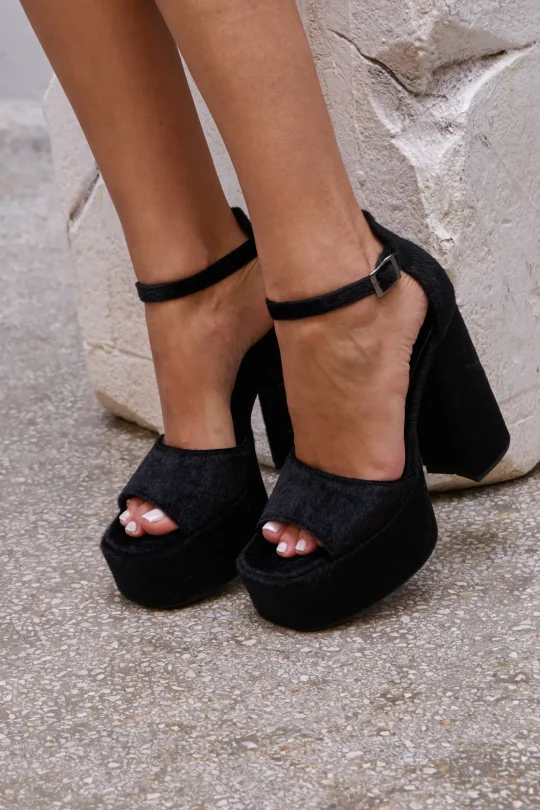 Collectiva Noir YVE PONY PLATFORM SANDALS
