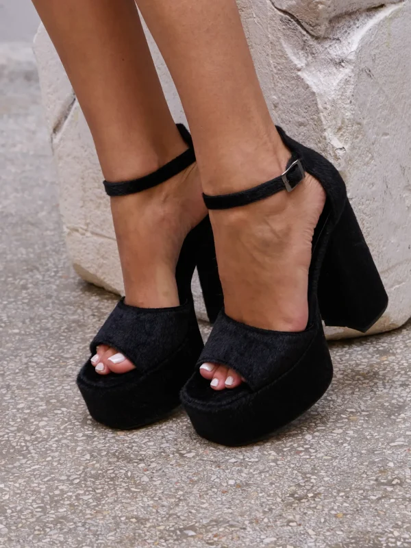 Collectiva Noir YVE PONY PLATFORM SANDALS