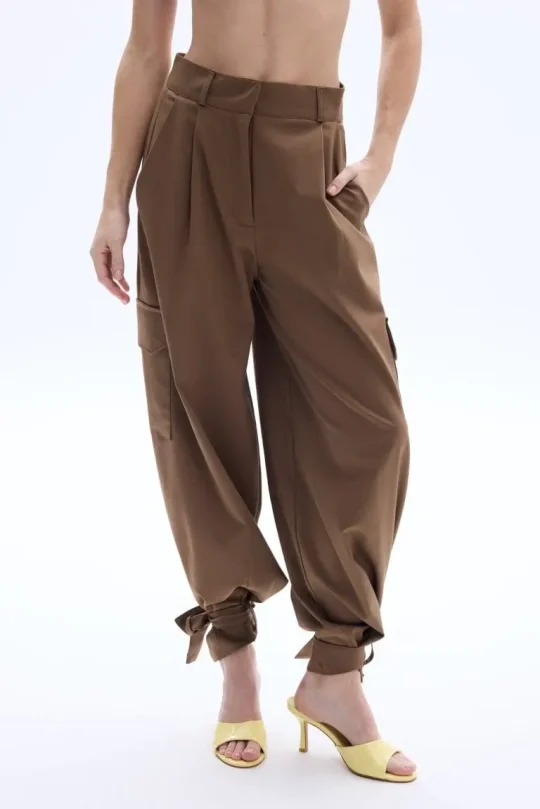 Be A Bee Lindsay Brown Cargo Pants