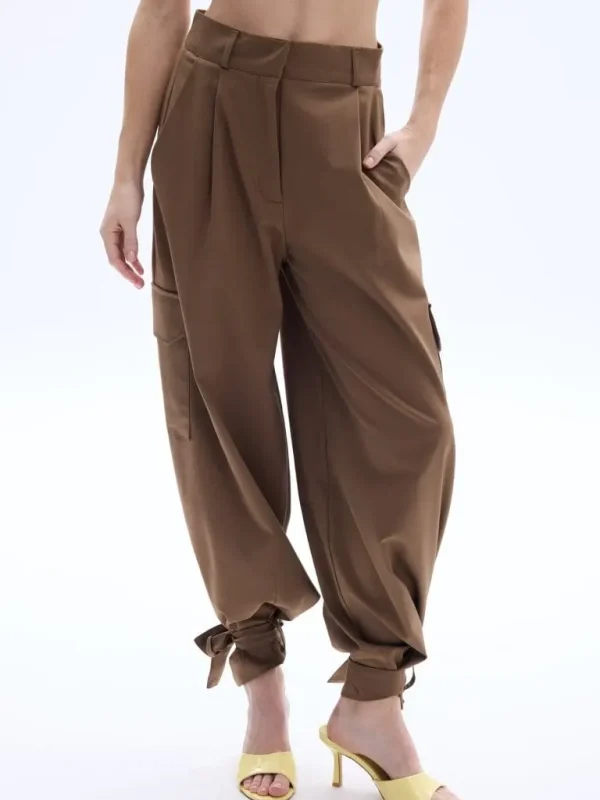 Be A Bee Lindsay Brown Cargo Pants